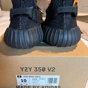 Adidas Yeezy Boost 350 V2 Onyx/Onyx/Onyx - 100% Authentic